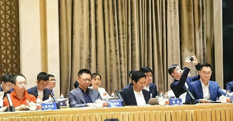 图片[1]-周鸿祎和雷军、马化腾相逢一笑泯恩仇-爱分享导航